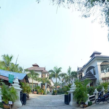 Shwe Taung Tan Hotel - Lake View Моун'юа Екстер'єр фото