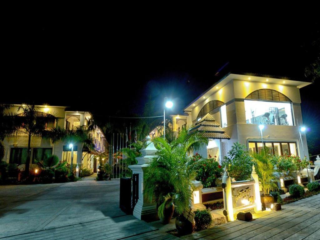 Shwe Taung Tan Hotel - Lake View Моун'юа Екстер'єр фото