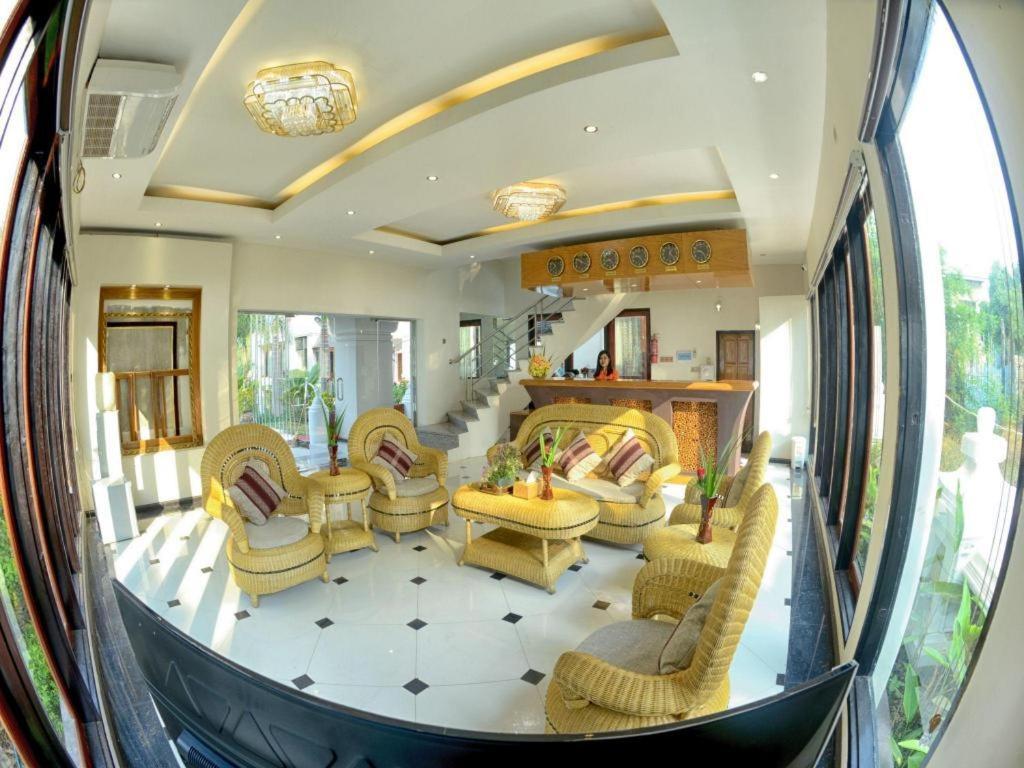 Shwe Taung Tan Hotel - Lake View Моун'юа Екстер'єр фото
