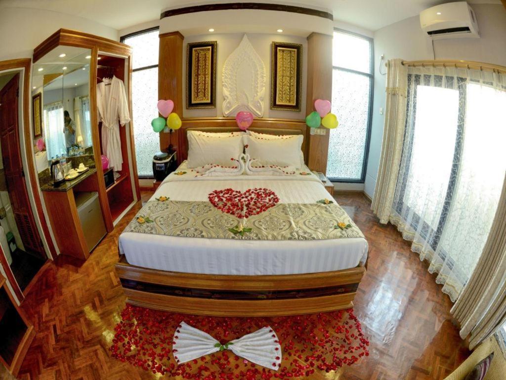 Shwe Taung Tan Hotel - Lake View Моун'юа Екстер'єр фото